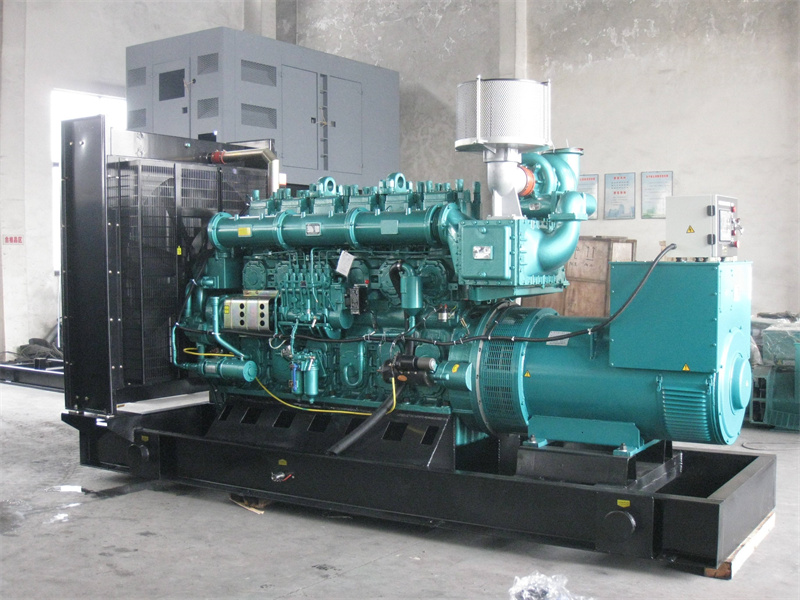 阳明200KW 柴油发电机的油耗是多少？