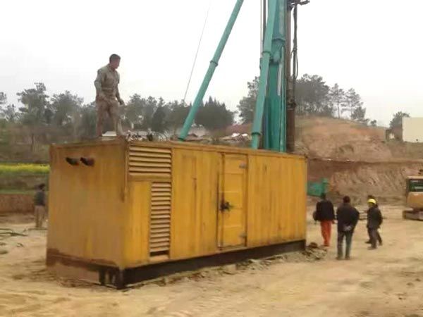 阳明如何判断水冷式机油散热器密封件是否需要更换？